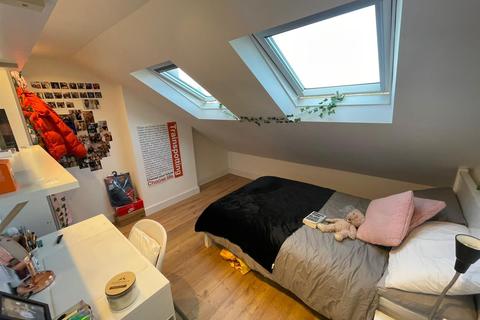 6 bedroom terraced house to rent, 151 Warwards Lane, Selly Oak, Birmngham