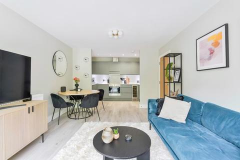 2 bedroom flat for sale - Waterhouse Lane, Kingswood, Tadworth