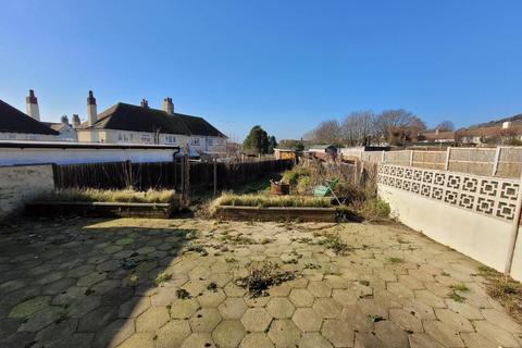 5 Beatty Road, Folkestone, CT19 6HZ