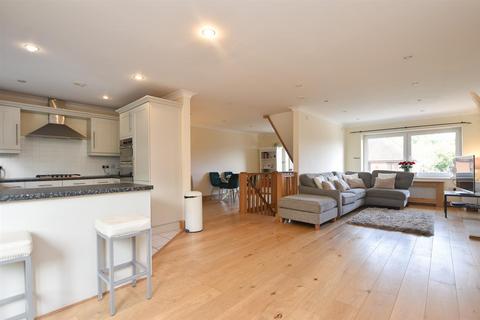 45 Beachy Head View, St Leonards-on-sea, TN38 8EW