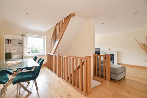 45 Beachy Head View, St Leonards-on-sea, TN38 8EW