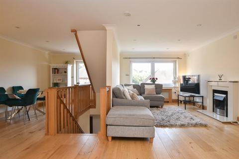 45 Beachy Head View, St Leonards-on-sea, TN38 8EW
