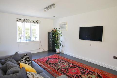 53 Cae Canol, Penarth, CF64 3RL
