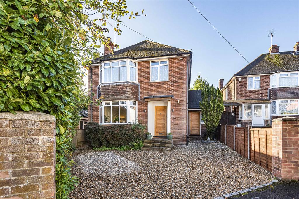 Westbourne Terrace, Reading 3 bed detached house £500,000