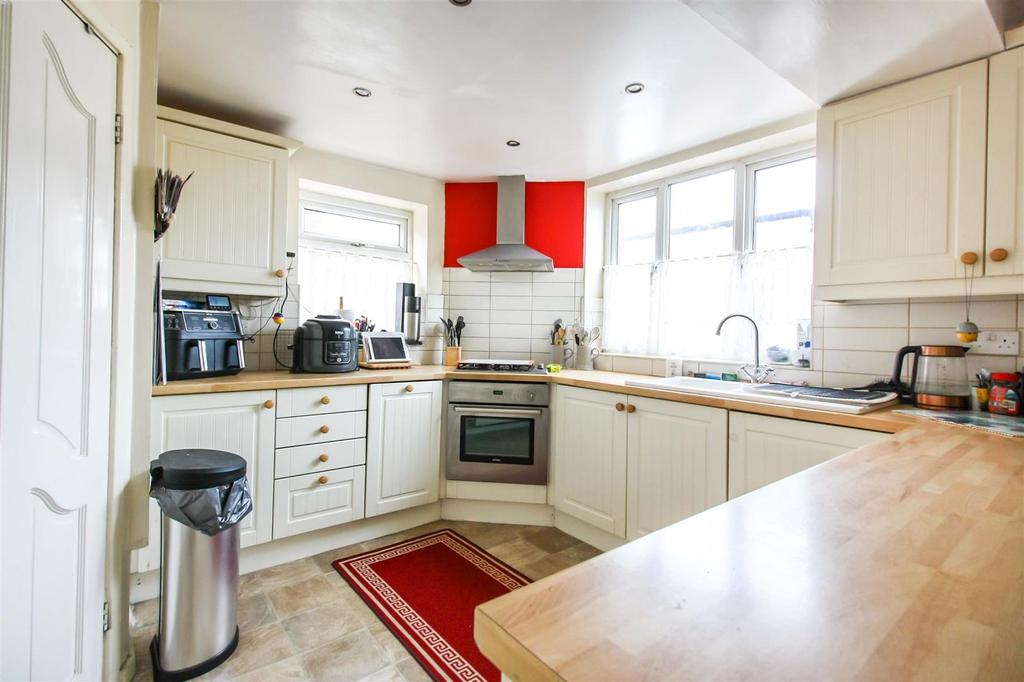 Burns Way, WathUponDearne, Rotherham 3 bed semidetached house for