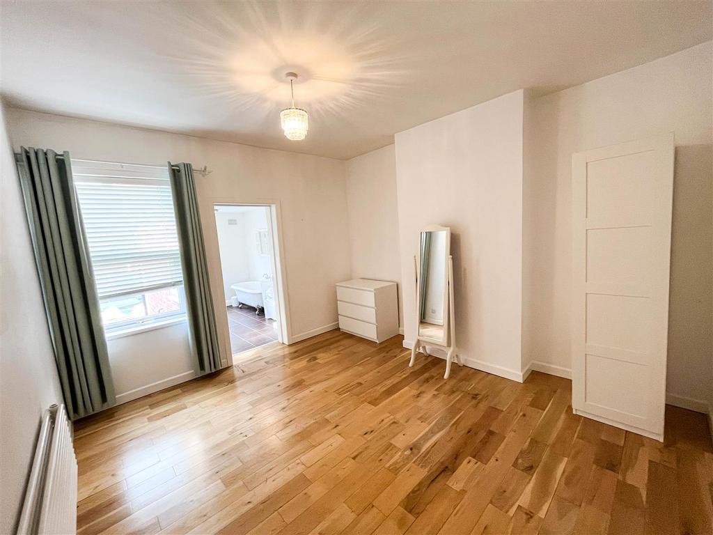Shenstone Road, Edgbaston, Birmingham 2 bed house £850 pcm (£196 pw)