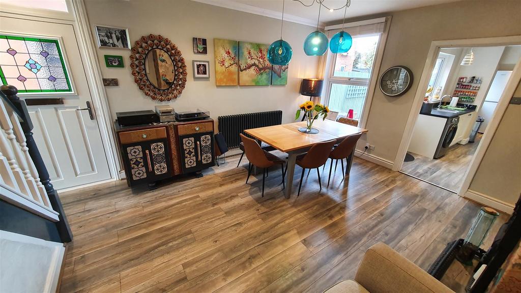 Grantham Road, Bingham 4 bed semidetached house for sale £365,000