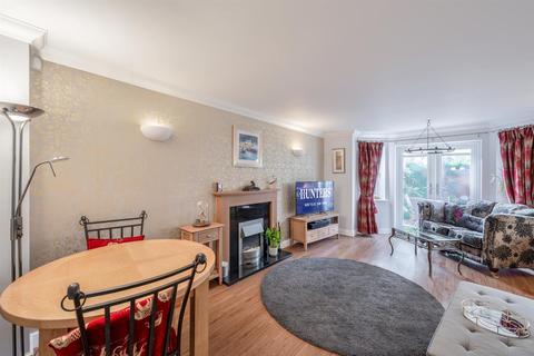 9 Stanham Close, Wombourne, Wolverhampton, WV5 9JL