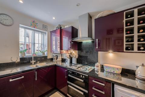 9 Stanham Close, Wombourne, Wolverhampton, WV5 9JL