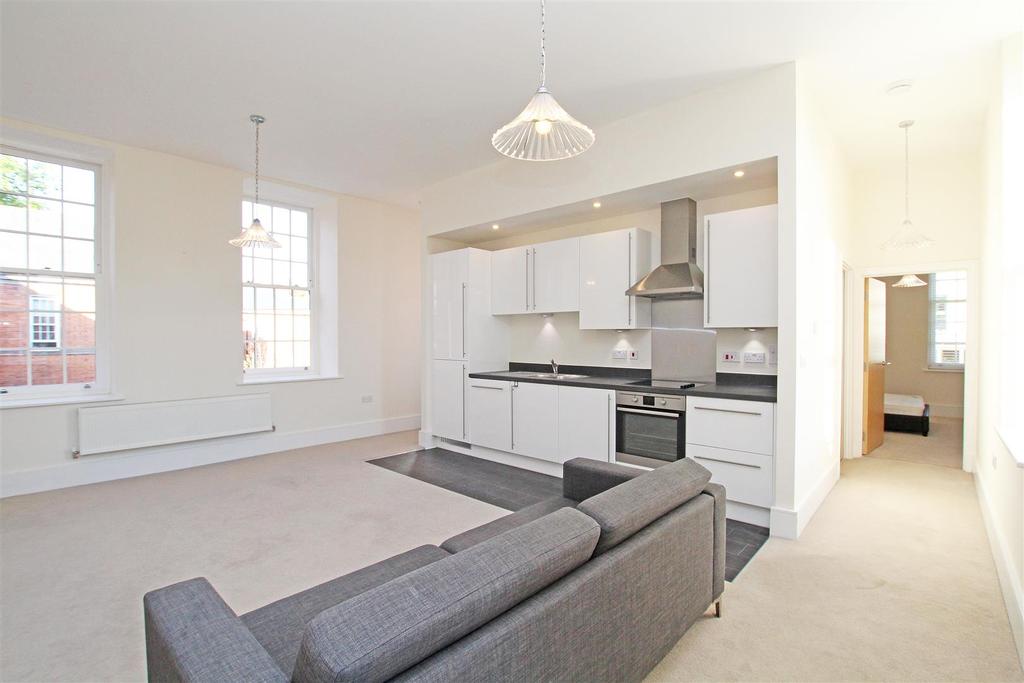 Longley Road, Chichester 2 bed apartment for sale £269,500