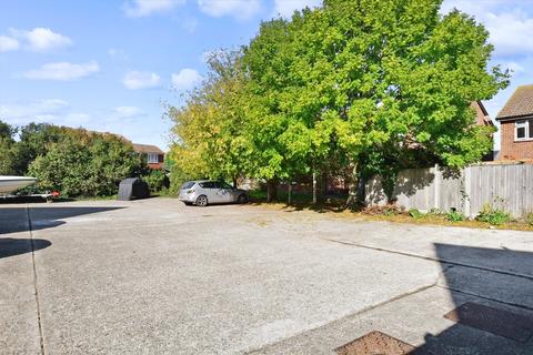 17 Rye Walk, Herne Bay, CT6 7XD