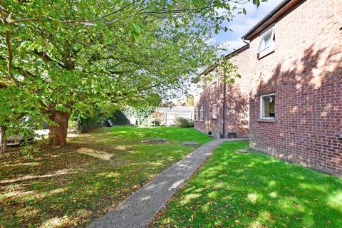 17 Rye Walk, Herne Bay, CT6 7XD