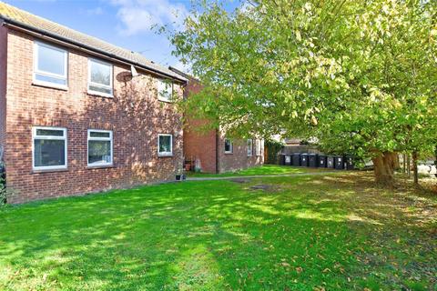 17 Rye Walk, Herne Bay, CT6 7XD