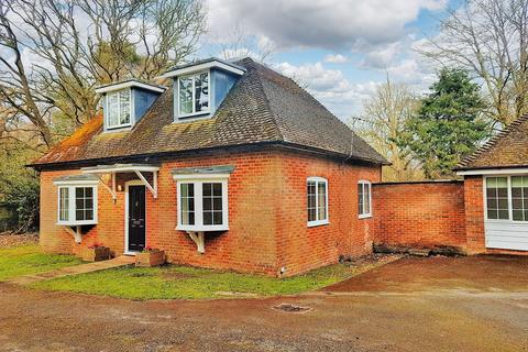 4 bedroom cottage to rent, Lyndhurst Road, Ashurst SO40