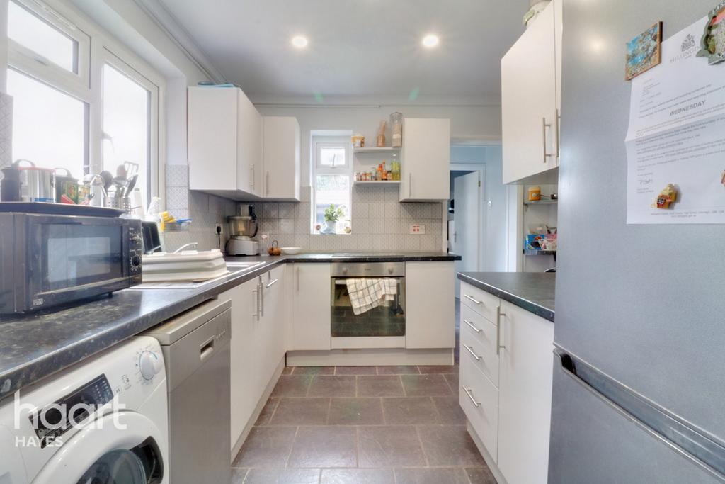 Kingshill Avenue, Hayes 6 bed semidetached house £600,000