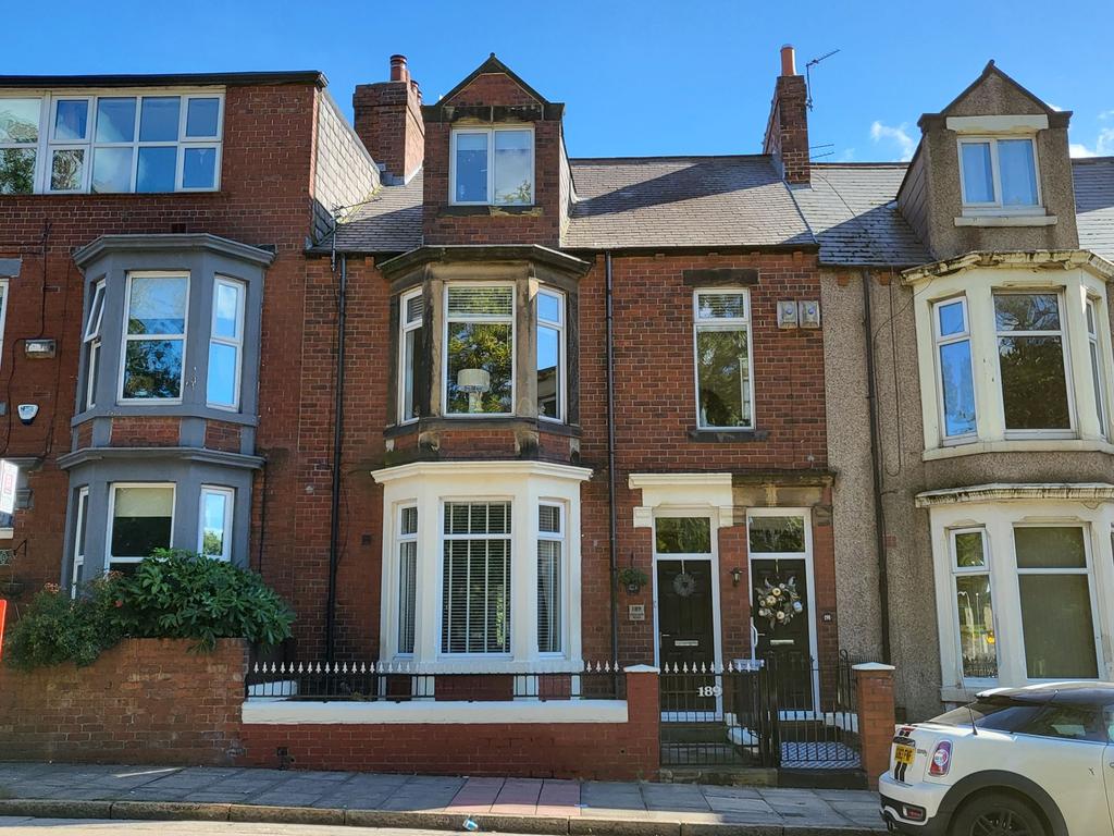 Stanhope Road, South Shields, Tyne and Wear, NE33 4RT 3 bed