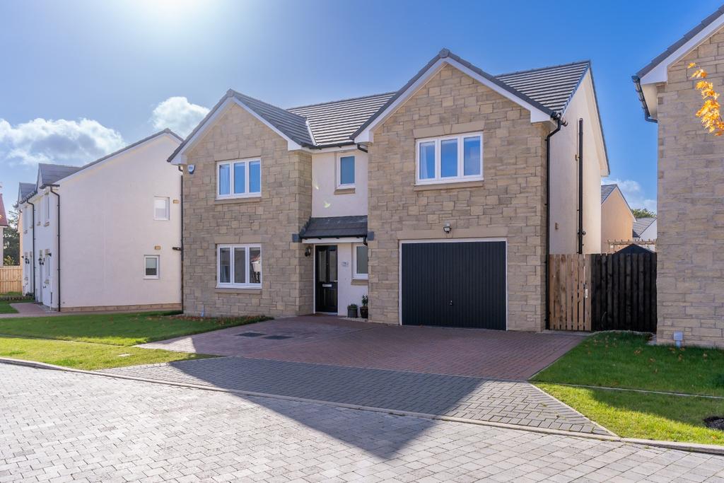 Bonaille Drive, Bilston, Midlothian... 5 bed detached house £430,000