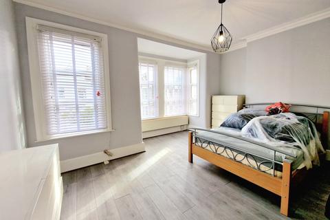 5 bedroom flat to rent - Harringay Road, Haringey