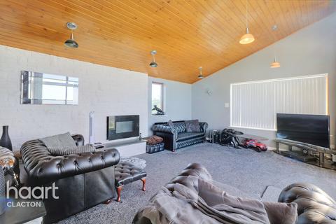 6 Beacon Heights, St Osyth, Clacton-on-sea, CO16 8JW