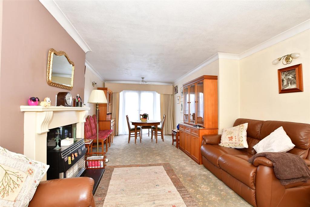 Rutland Drive, Hornchurch, Essex 3 bed semidetached house £500,000