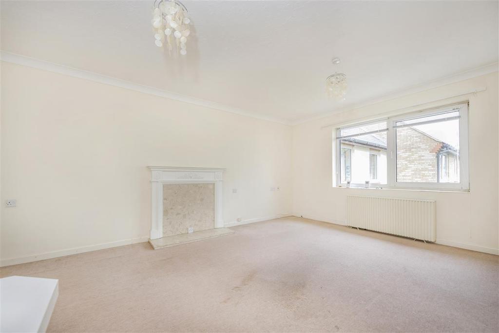 Kathleen Godfree Court, 80 Queens Road, Wimbledon 2 bed apartment £330,000