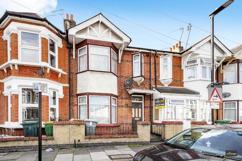 3 bedroom terraced house for sale - Wyatt Road, London, E7