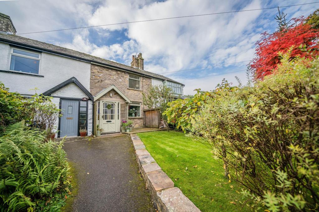 Green Lane, Buxton, Derbyshire, SK17 2 bed cottage for sale £325,000