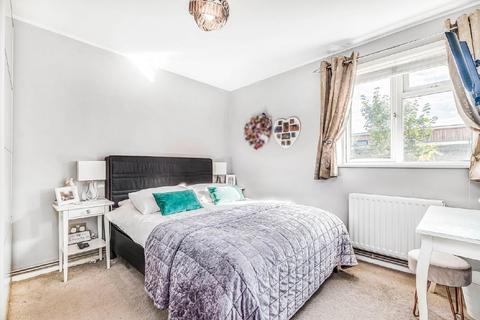 62 Weydown Close, London, SW19 6JQ