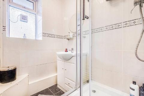 62 Weydown Close, London, SW19 6JQ