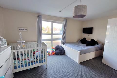 1 bedroom apartment for sale, Hamilton Court, Botwell Common Road, Hayes, Greater London, UB3