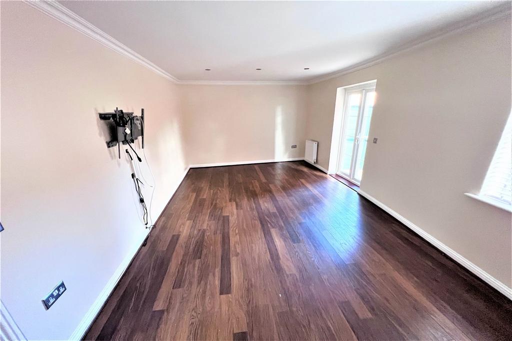 Baltic Court, South Shields 3 bed townhouse £1,200 pcm (£277 pw)
