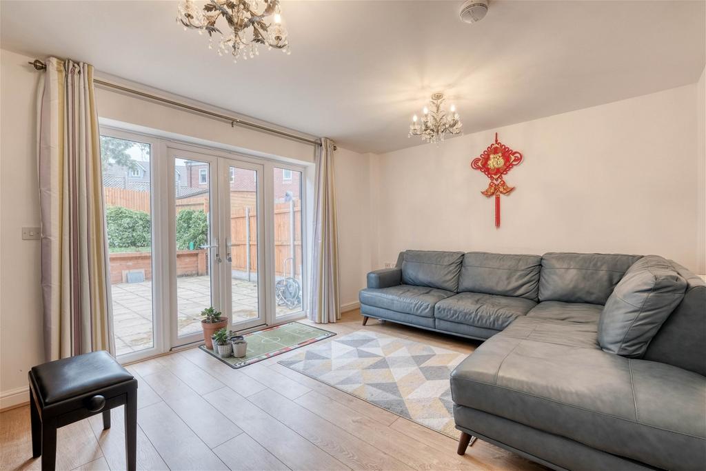 Marton Close, Enfield Redditch B97 6AX 4 bed semidetached house £275,000