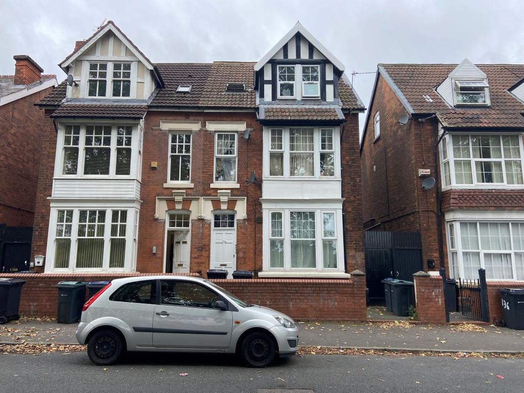 134 Selwyn Road, Edgbaston... 5 bed semidetached house £325,000