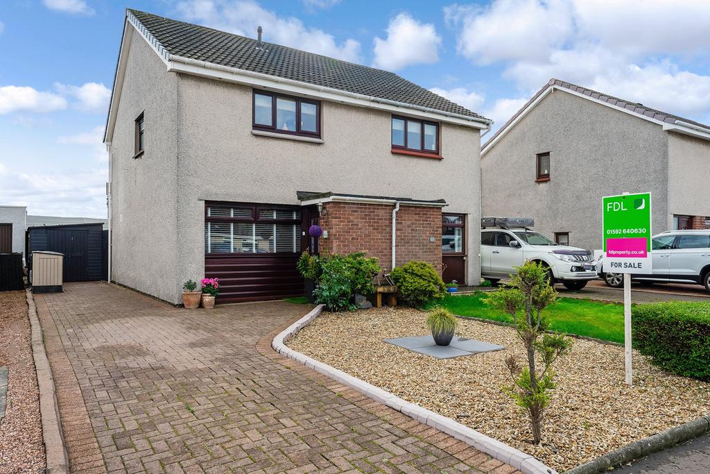 Ralston Drive, Kirkcaldy, KY2 2 bed semidetached house £159,950