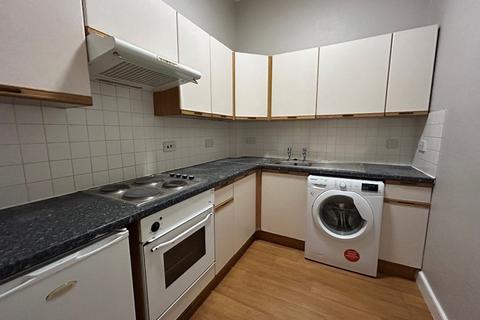 3 bedroom flat to rent, Rankeillor Street, Newington, Edinburgh, EH8