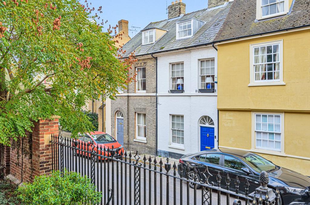 Churchgate Street, Bury St Edmunds, Suffolk, IP33 4 bed townhouse for sale £525,000