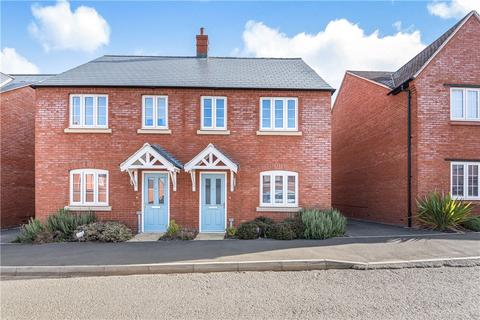3 bedroom semi-detached house for sale - Saxon Way, Towcester, Northamptonshire, NN12
