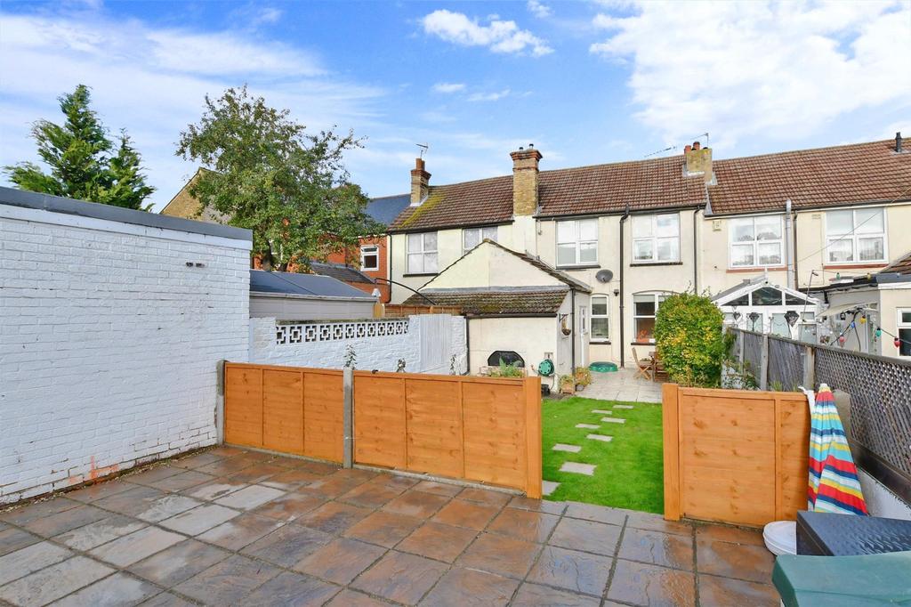 Park Avenue, Northfleet, Gravesend, Kent 4 bed terraced house £370,000