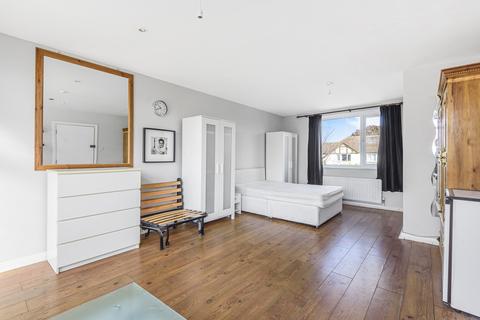 8 Ashcombe Parade, Woking, GU22 9EJ