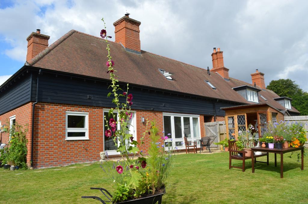 Charlton Mead, Charlton Marshall DT11 2 bed semidetached house £375,000