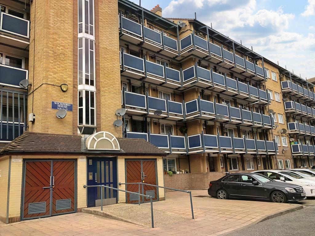 Wickford Street, London E1 3 bed flat to rent £2,100 pcm (£485 pw)