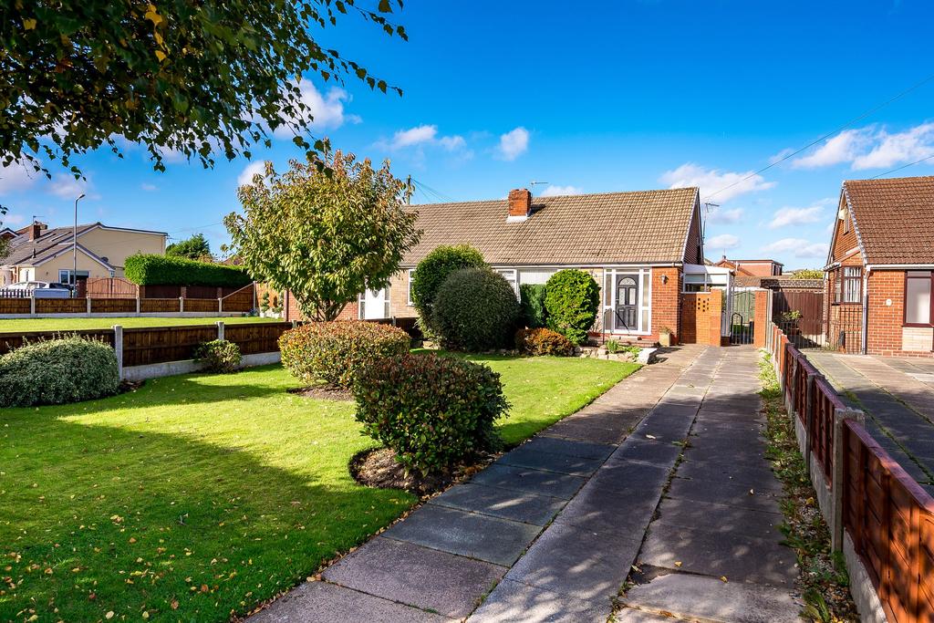 Billinge Road, Garswood, WN4 2 bed semidetached bungalow for sale £