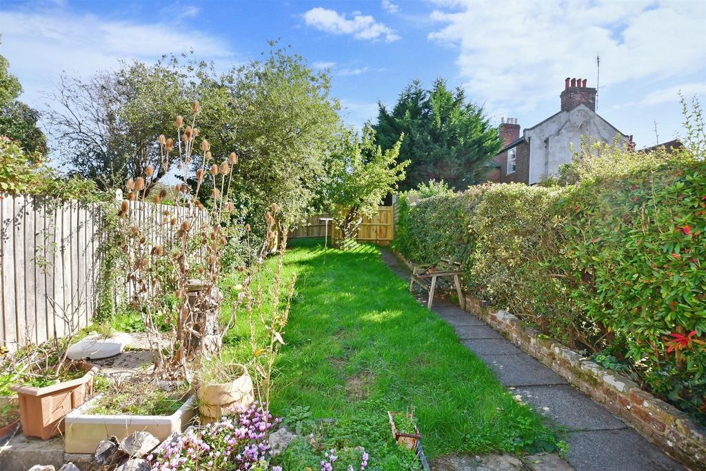 Nunnery Fields, Canterbury, Kent 3 bed end of terrace house