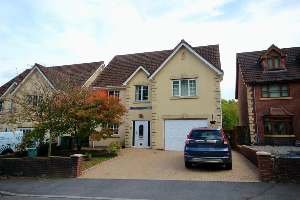 The Glade, Wyllie, Blackwood 6 bed detached house for sale £480,000