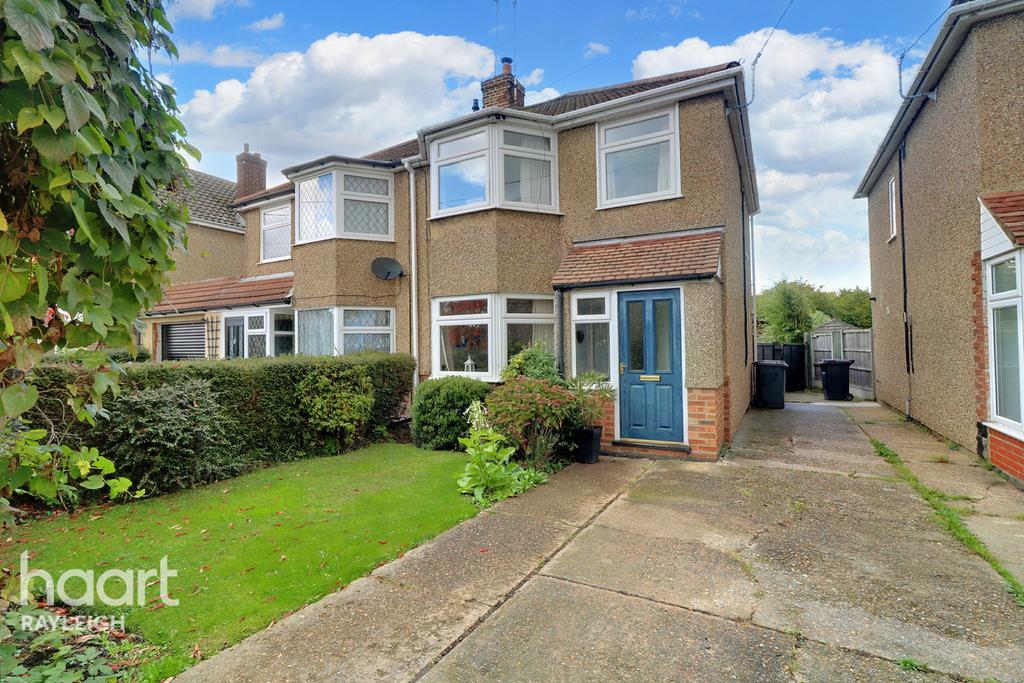 Grove Road, Rayleigh 3 bed semidetached house £350,000