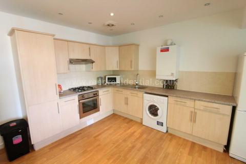 5 bedroom apartment to rent, Castle Boulevard, Lenton, England