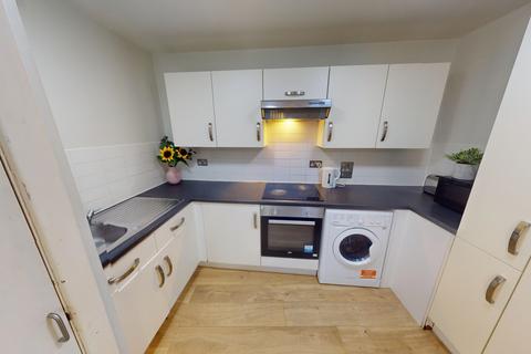 4 bedroom ground floor flat to rent, D2 Catherine House, 12 Woolpack Lane