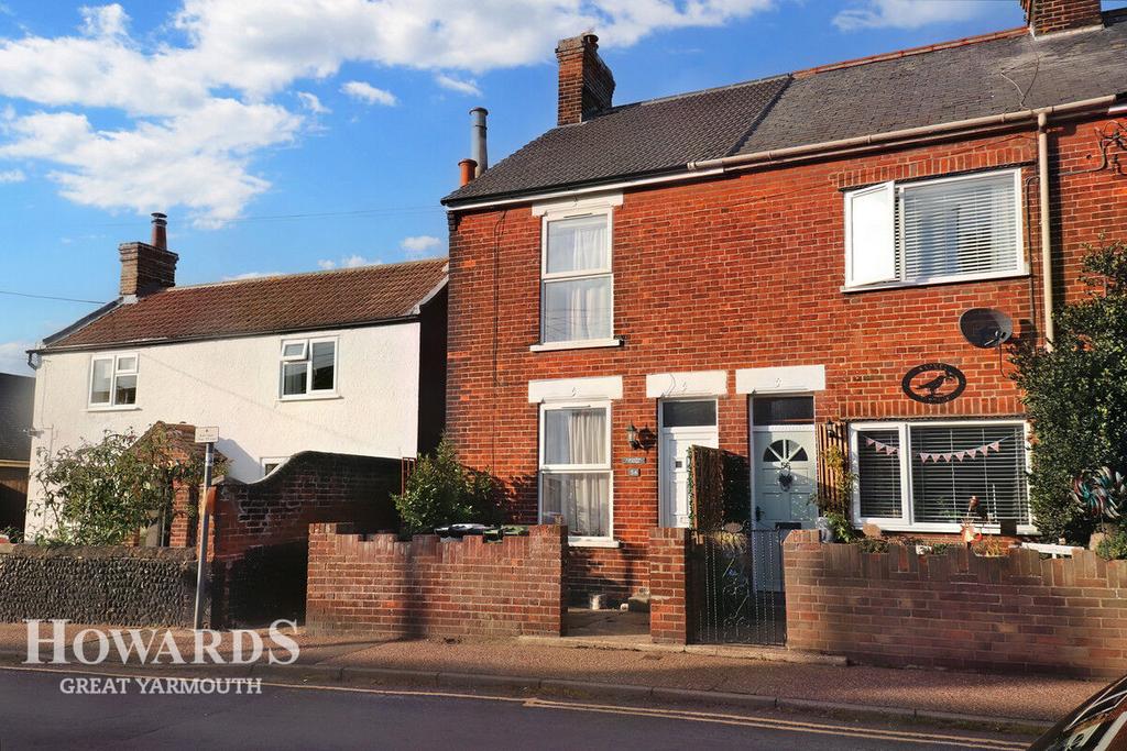 Tan Lane, CaisteronSea 3 bed end of terrace house £200,000