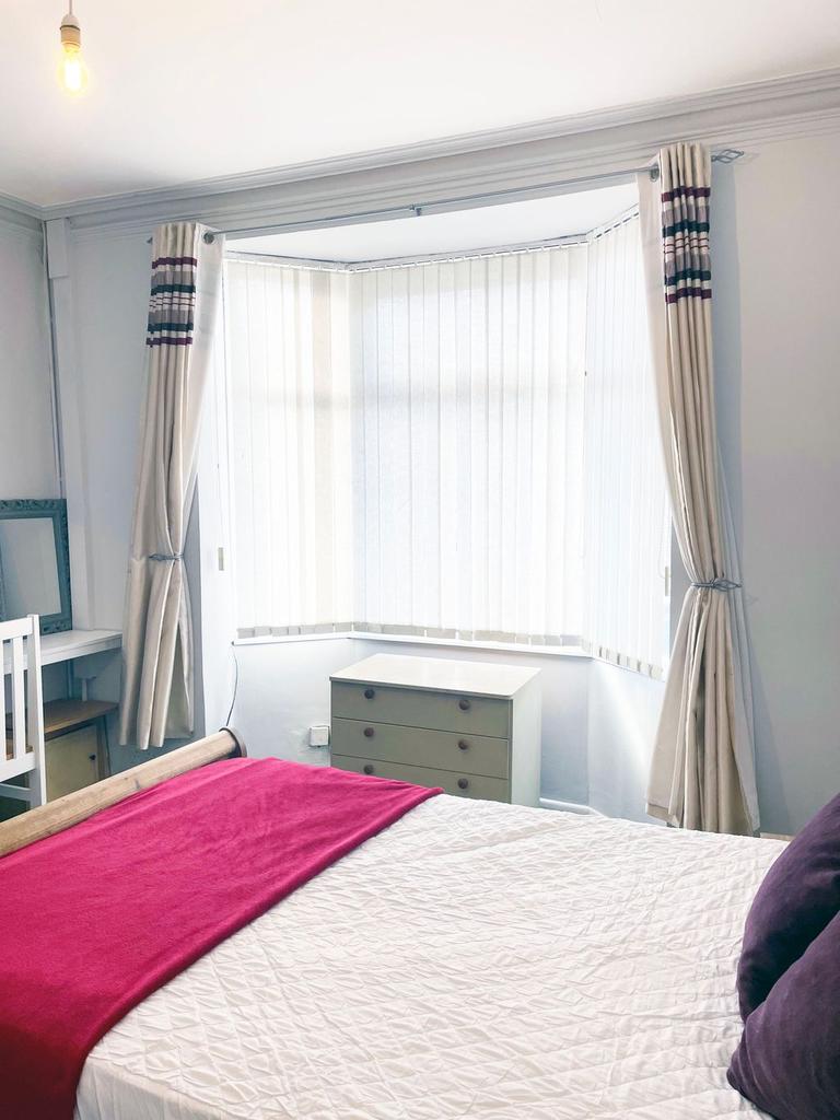 Bedroom 1 (Double)