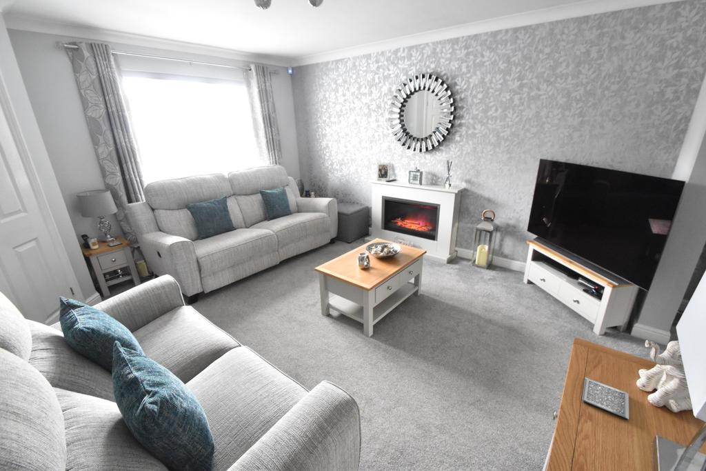 Hawkfields, Luton 5 bed detached house £515,000